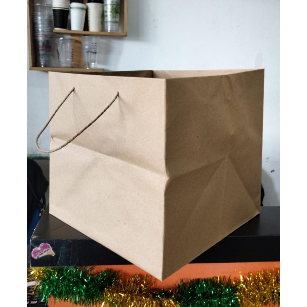 

Paperbag Polos Ukuran 24x23x24cm 1pck isi 10pcs