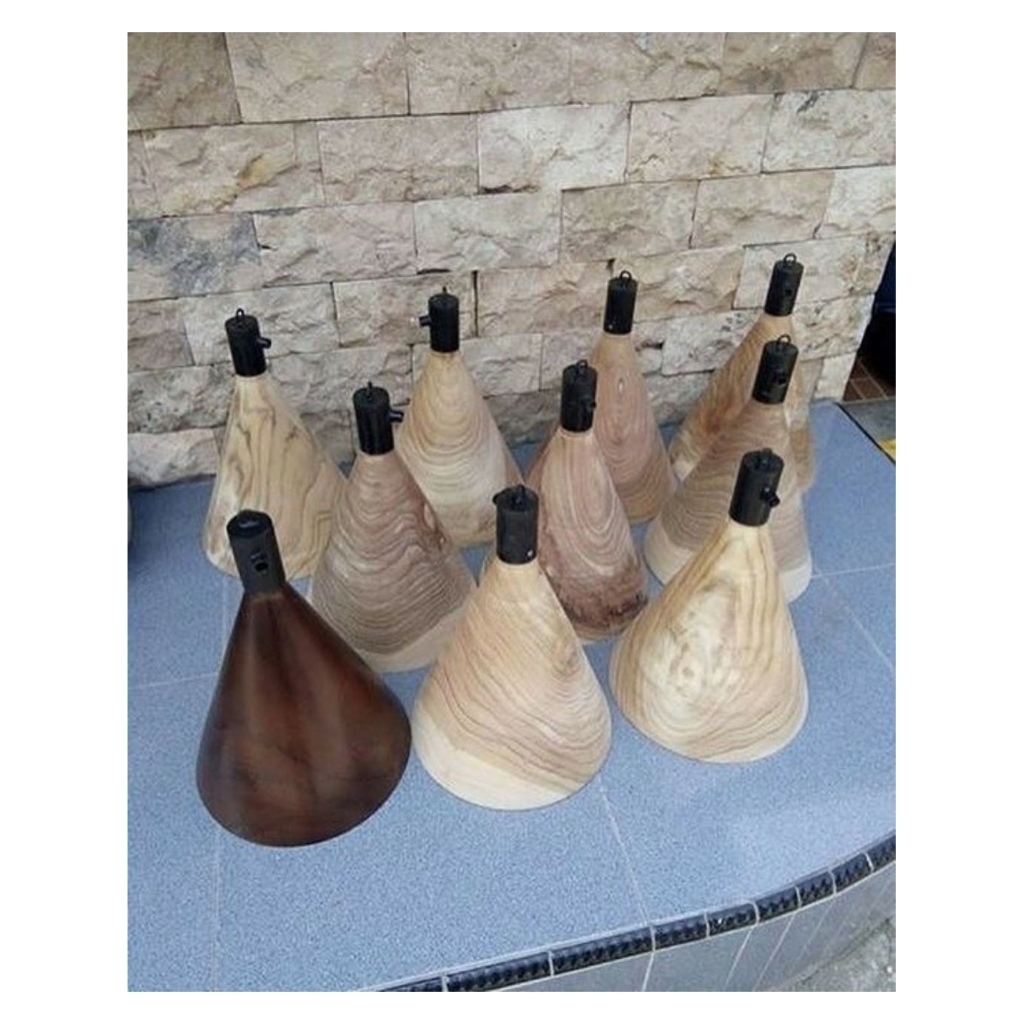 (Dua Musim) Lampu gantung kayu jati