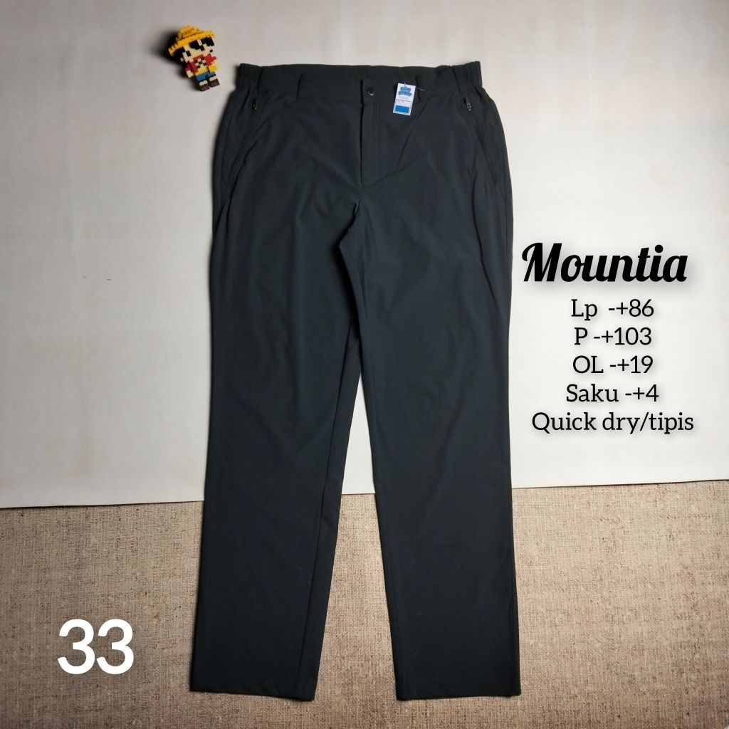 CELANA OUTDOOR MOUNTIA ORIGINAL 100%_ (SEPERTI BARU)
