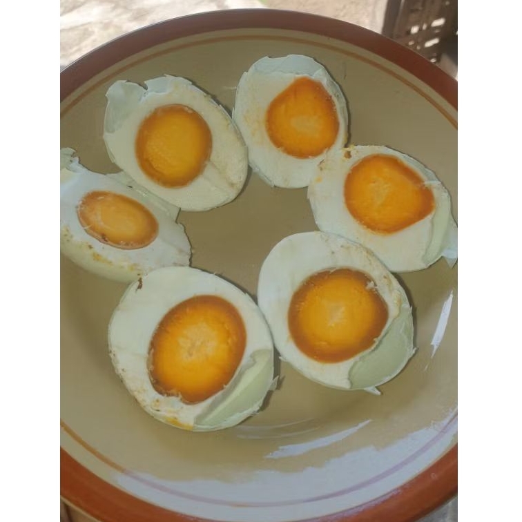 

telur asin masir mak nyuuss masirnya