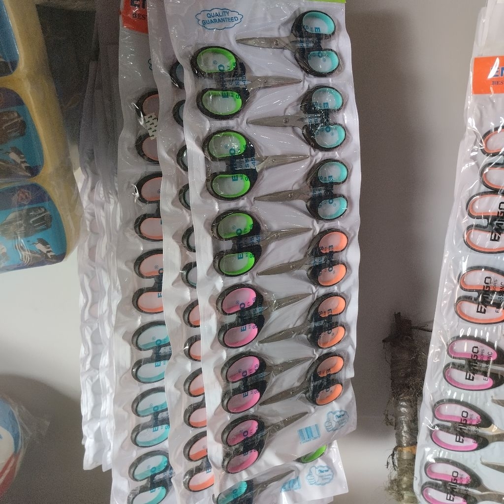

Gunting Kecil 4,5 Inch 12 Pcs / Gunting Stainless steel / Alat ATK Gunting Renceng