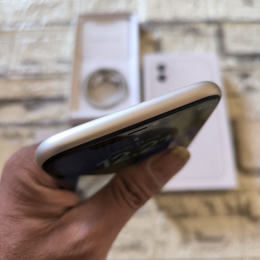 Iphone 11 64Gb Resmi Ibox Istimewa Fullset Original