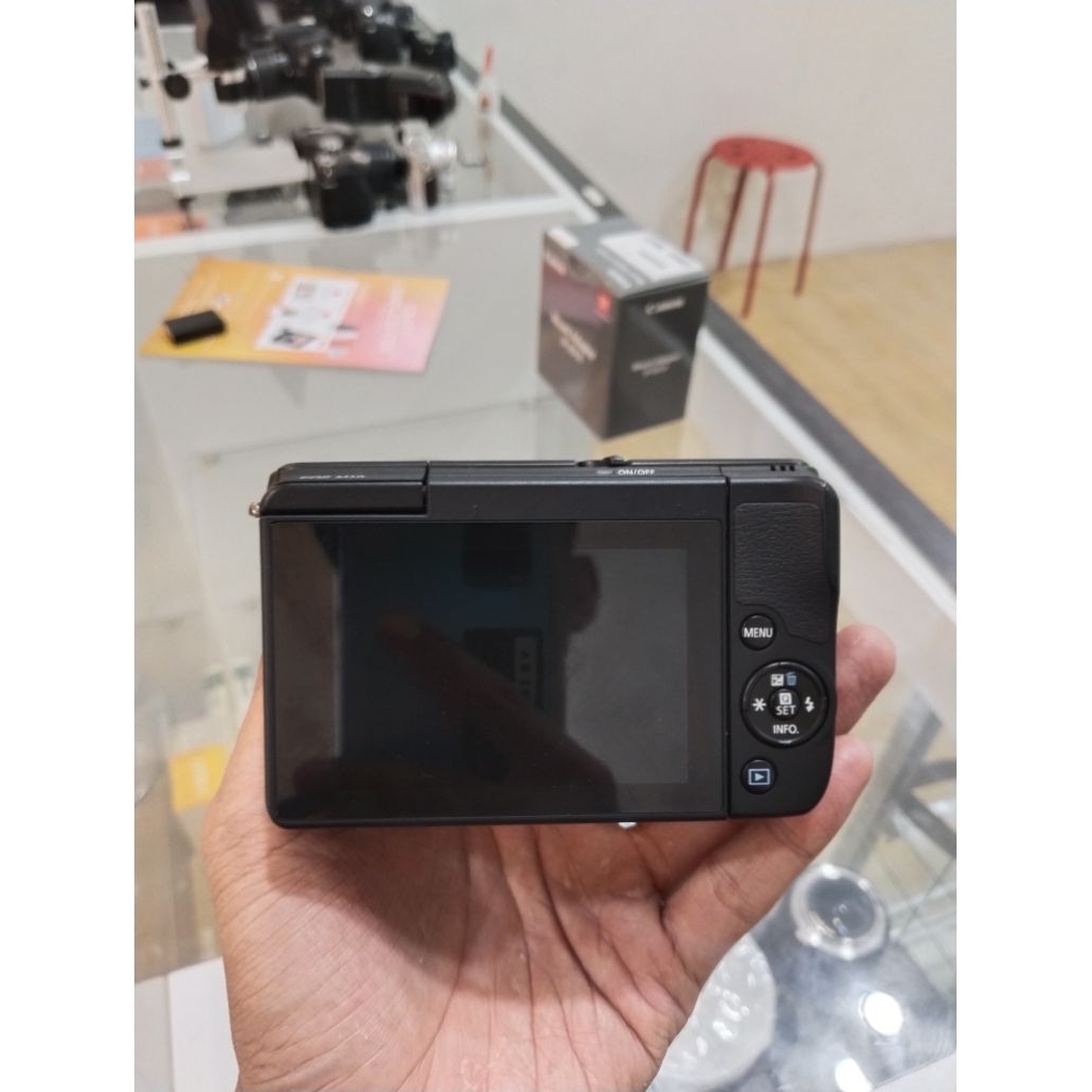 canon eos m10 LIKE NEW + Lensa Fix canon 50mm