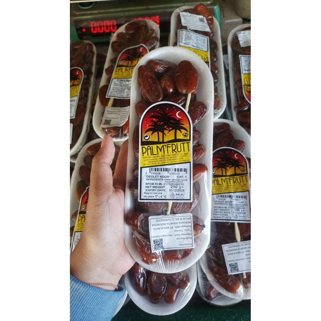 

[Request] Kurma 250gram Palm Fruit