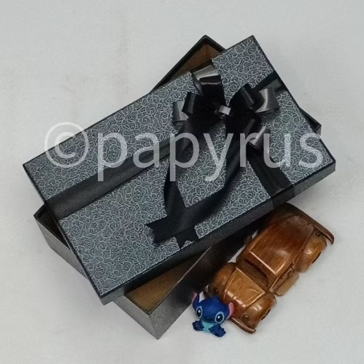 

PAPYRUS Kombinasi 15x25 Tinggi 5cm Kotak Kado Gift Box Hadiah V1