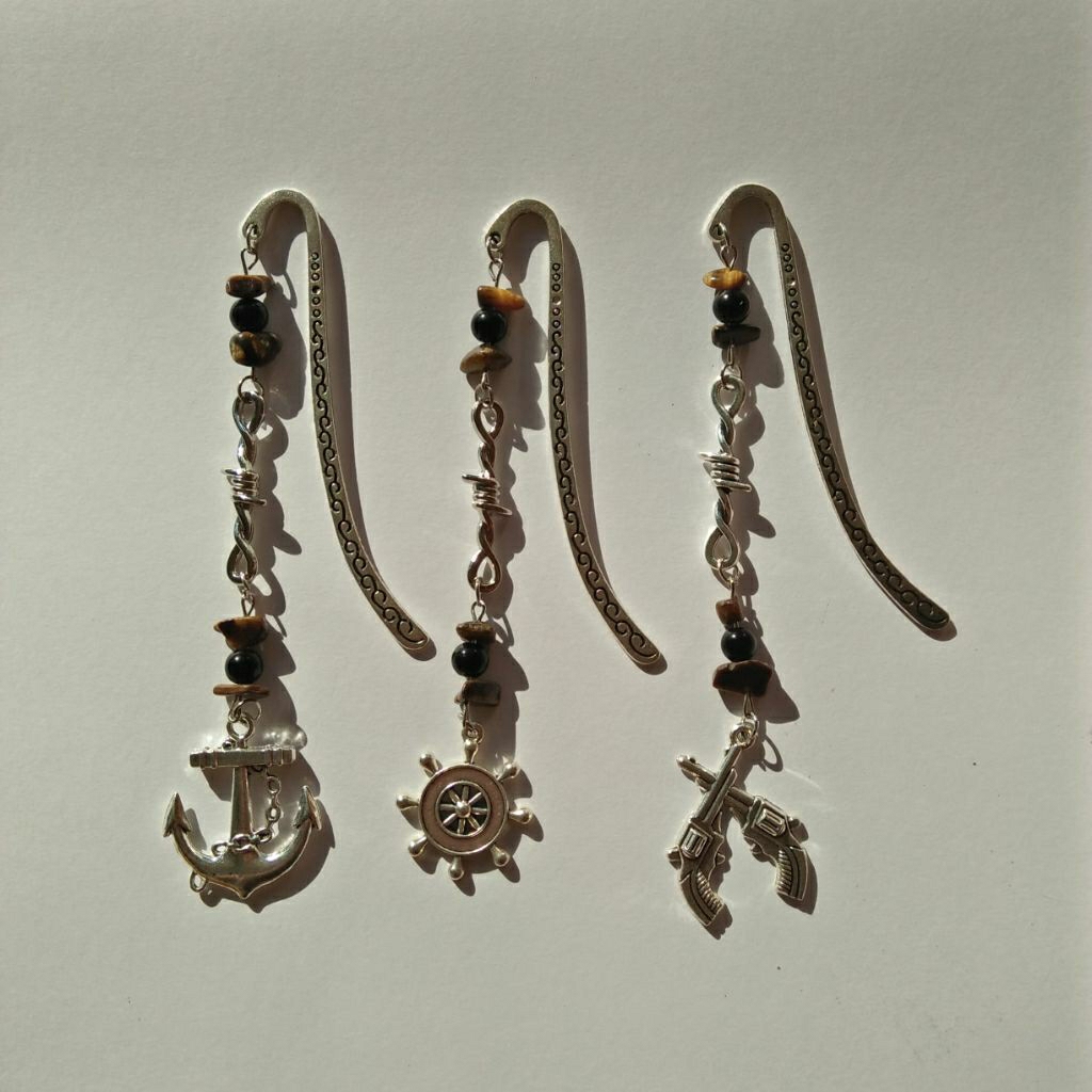 

Bookmark aesthetic bajak laut/bookmark besi/bookmark metal/bookmark vintage/bookmark charm/pembatas buku