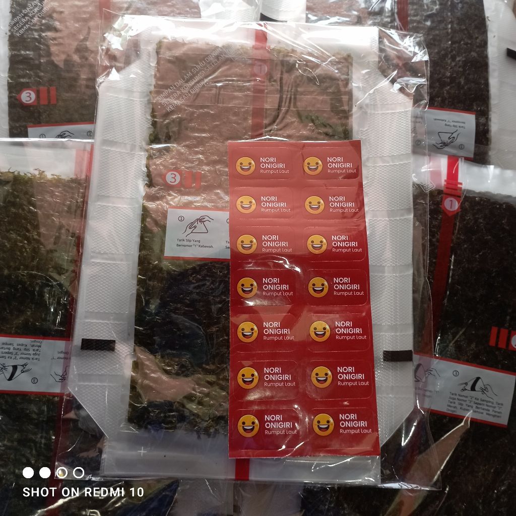 

Nori onigiri wrapper cetakan onigiri nori tabur nori triangle nori sushi Java wrap rumput laut segitiga nori sushi halal murah