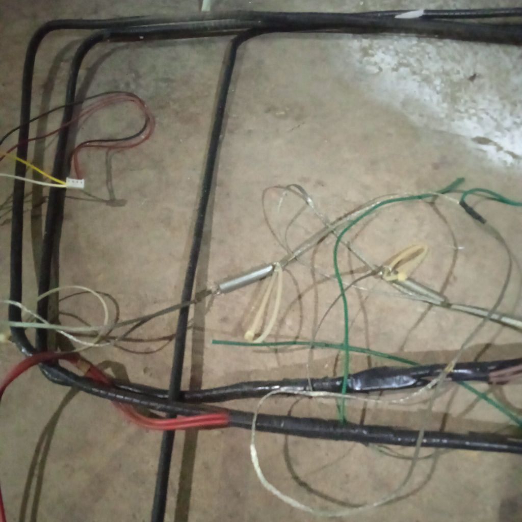 kabel crt tv polytron slim bekas normal