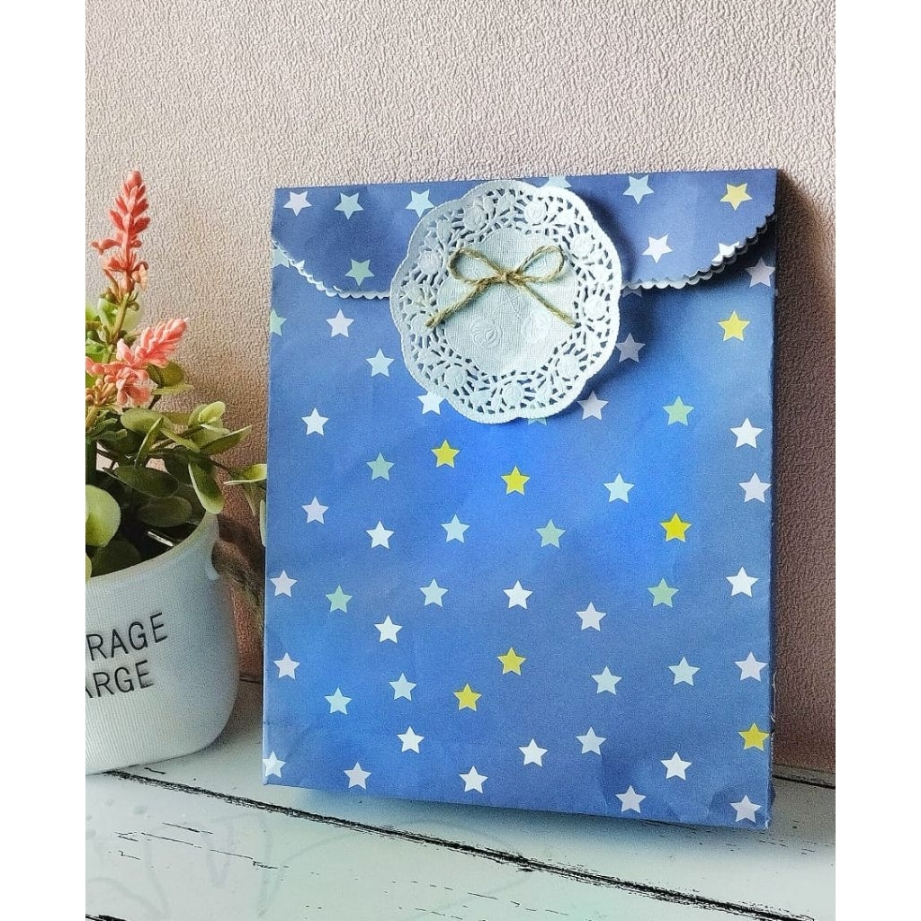 

Bungkus kado instan hiasan pita rustic ukuran sedang