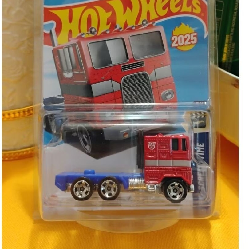 hotwheels Optimus prime
