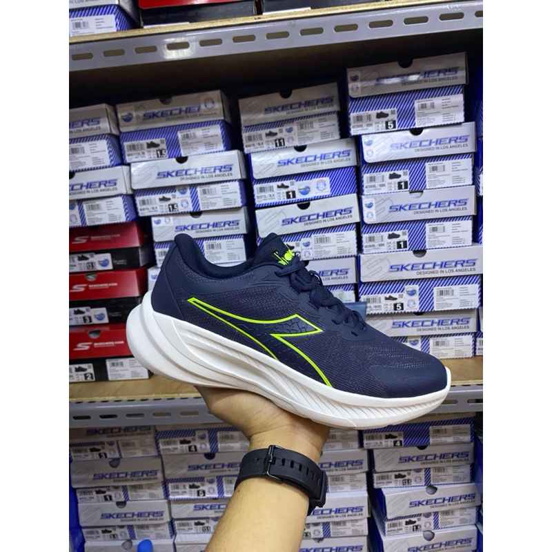 Sepatu Diadora original pria / Diadora Novita mens running shoes-navy
