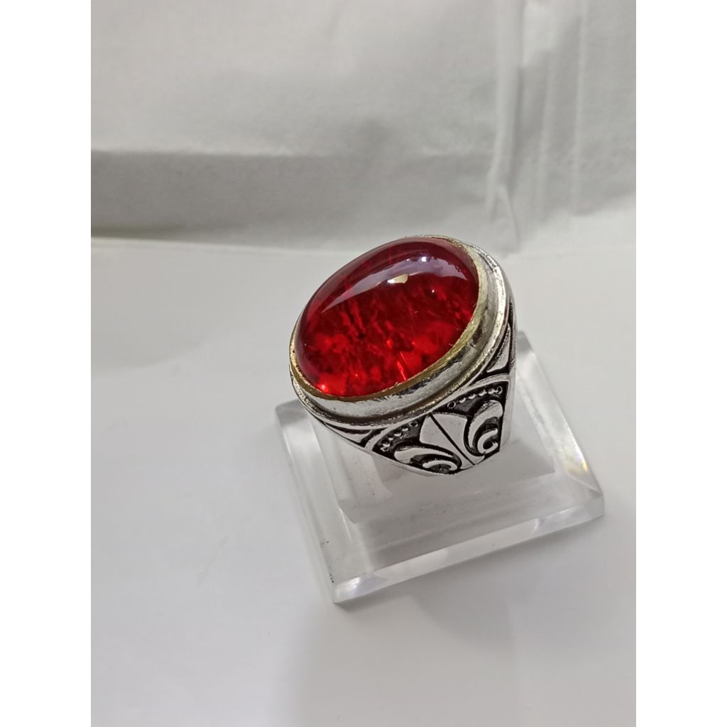 cincin batu merah pecah seribu