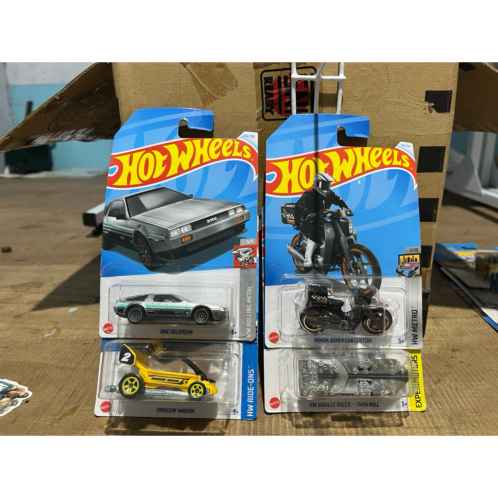 Hot Wheels Regular Treasure Hunt & Erorr Carded Mainan Anak