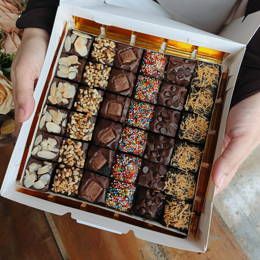 

Brownies Fudgy Mini isi 36pcs | Lembut, Nyoklat, Homemade