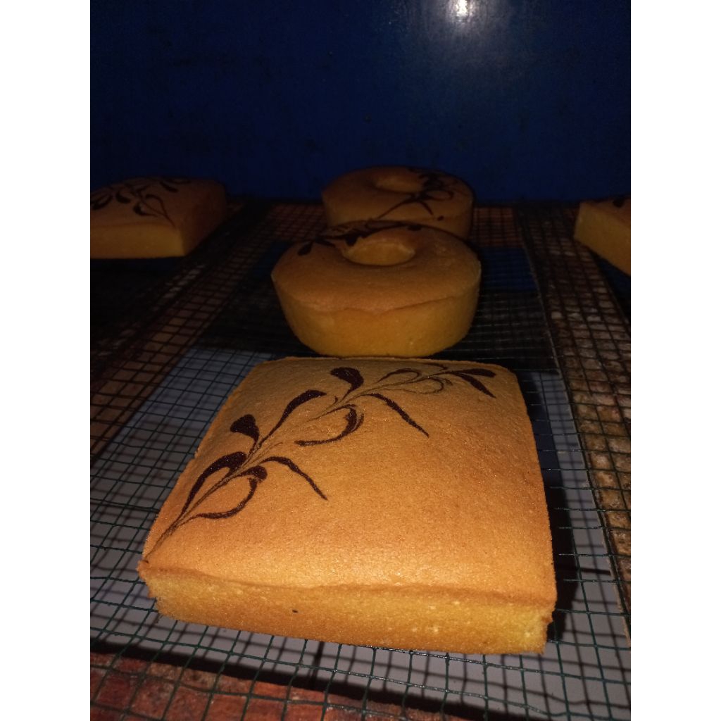 

Kue Bolu Jadul Kering Premium – Camilan Tradisional Lembut dan Gurih