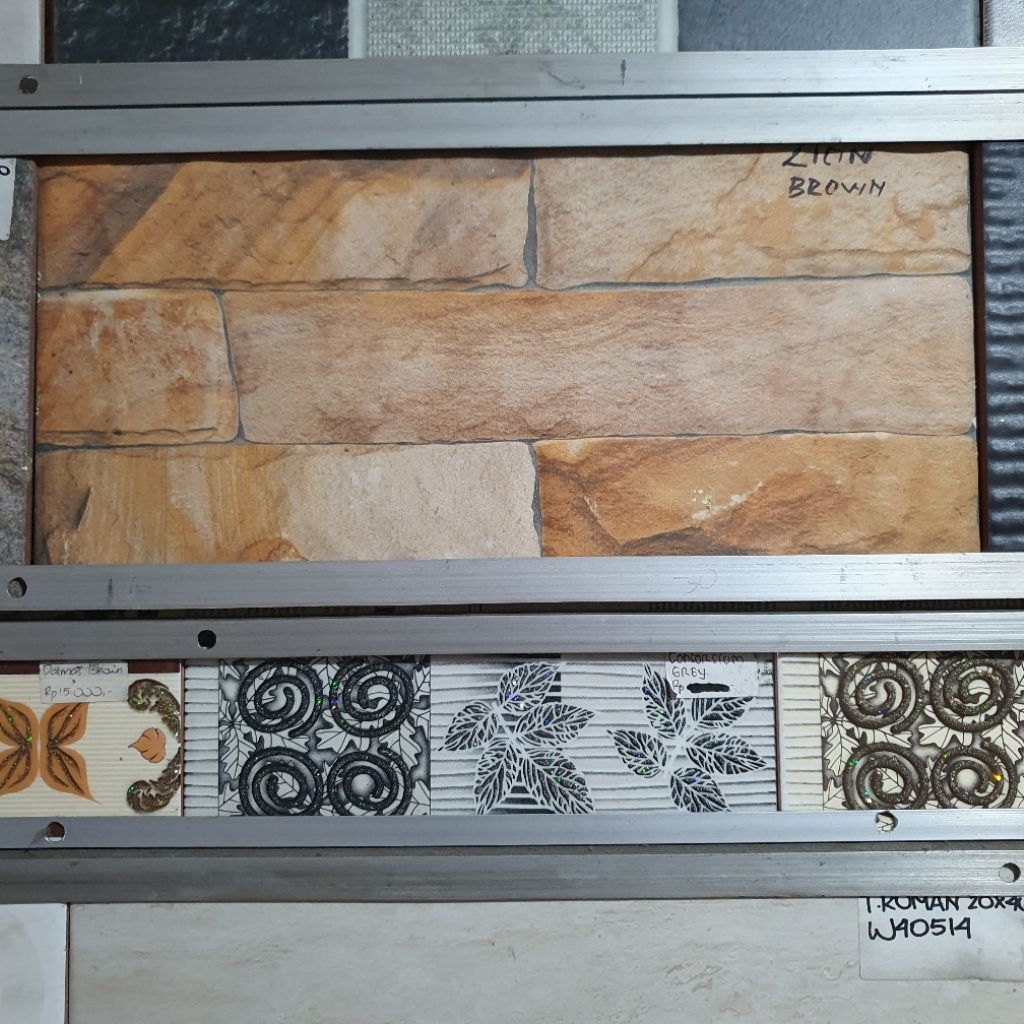 keramik dinding kamar mandi dapur tiang pilar teras garasi taman rumah KIA 20x40 ZION BROWN motif ba