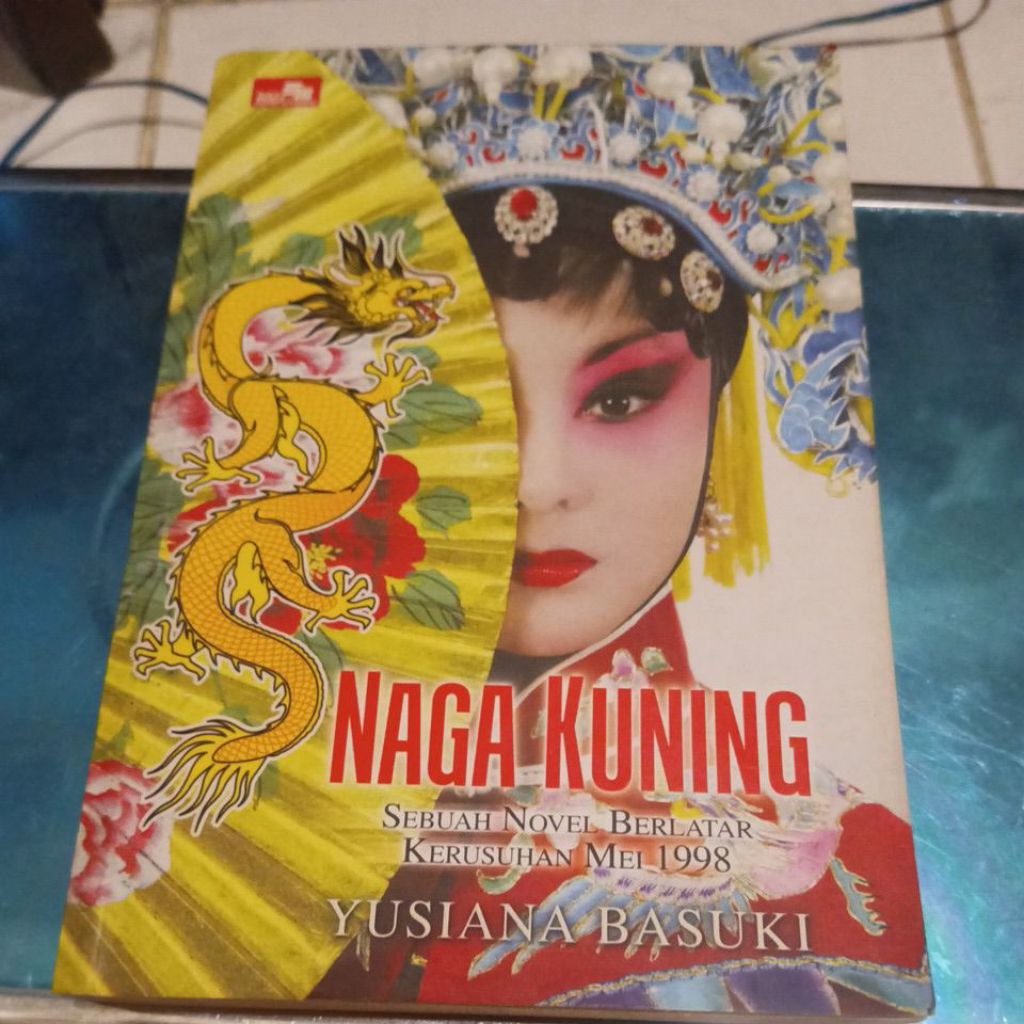 buku novel berjudul naga kuning
