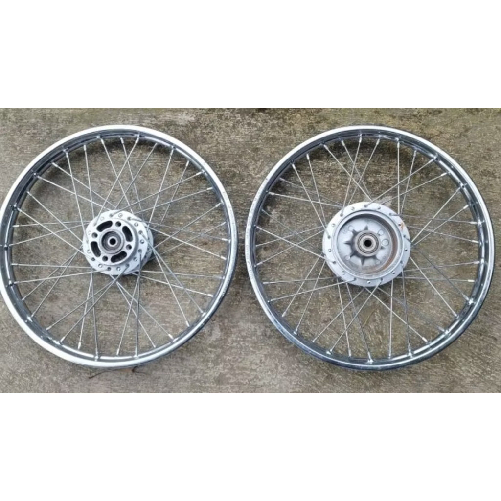 Velg Depan Belakang Suzuki Smash Lama / Smash New / Smash Titan