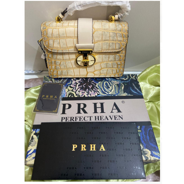 Tas wanita PRHA