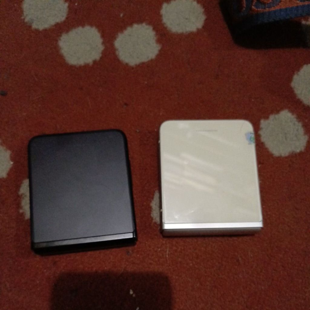 hp flip 3 minus lcd  borongan 2 biji malang