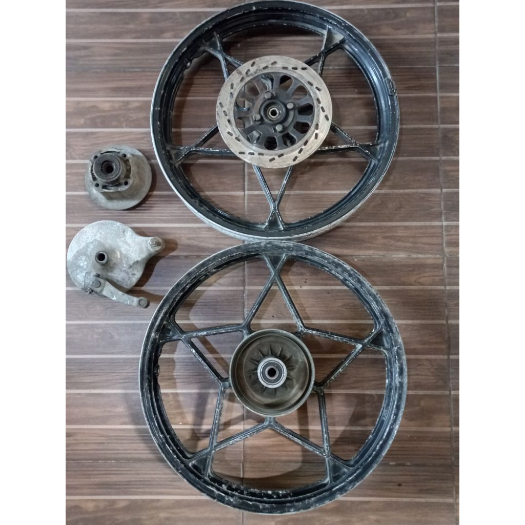 velg replika enkei bintang ring 18