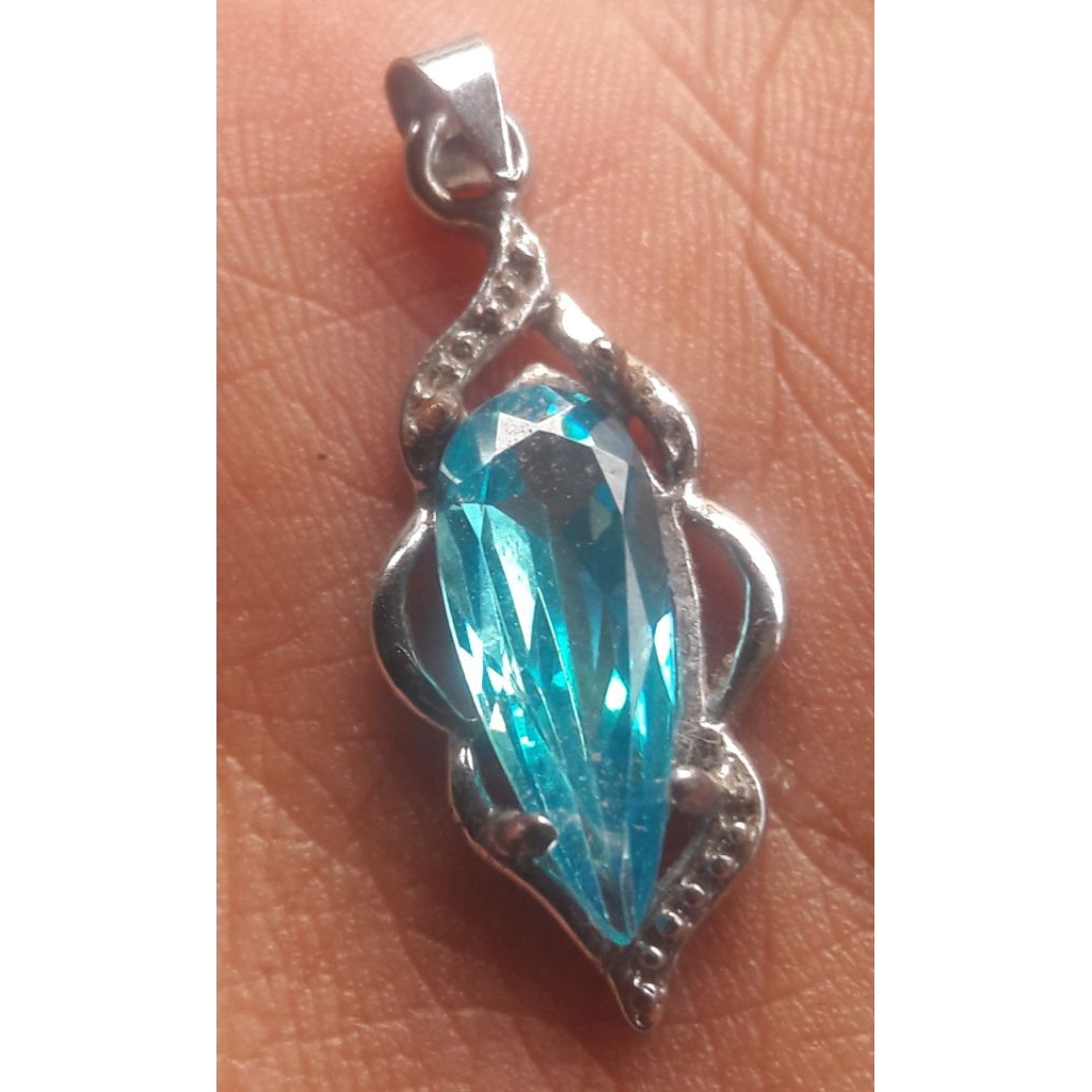 liontin batu permata  blue topaz