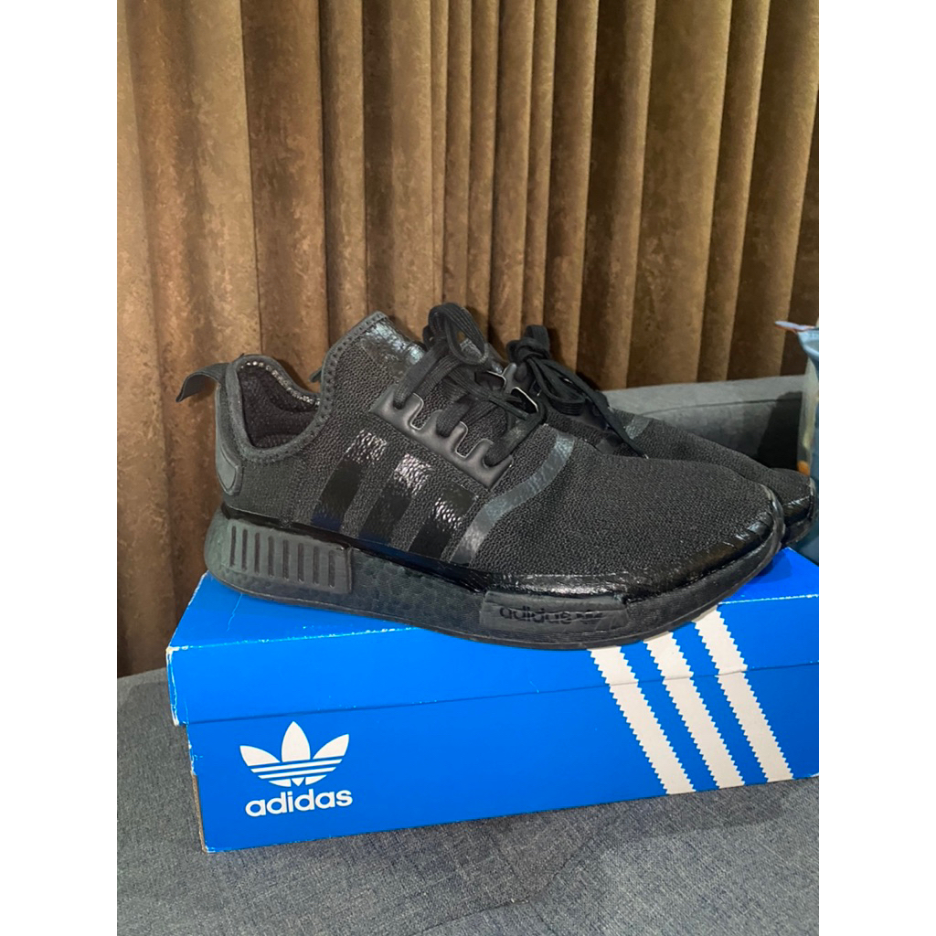 Adid*s NMD R1 Full black bekas