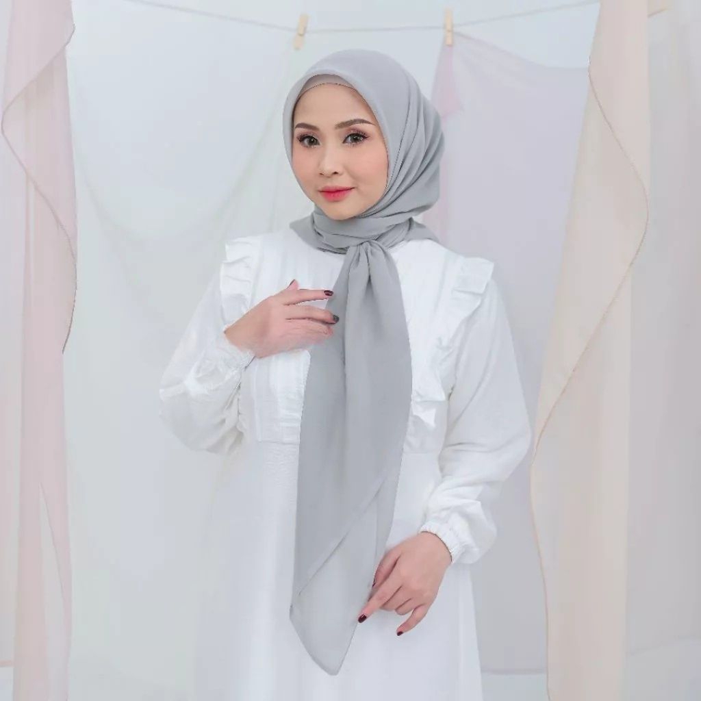 ELZATTA HIJAB SEGI EMPAT KEISHA SADIA KERUDUNG ELZATTA JILBAB ELZATTA JILBAB ELZATTA SEGI EMPAT ELZA