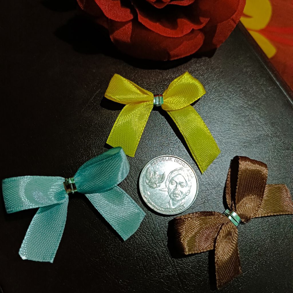 

pita jadi isi 100 pcs / pita aksesoris pita bouquet pita siap pakai pita satin pita souvenir pita 1.25 cm pita mini siap pakai pita instan
