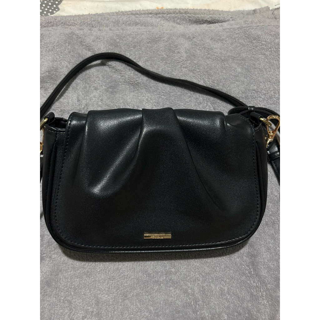 preloved sling bag flicka asha bag DD 103 black