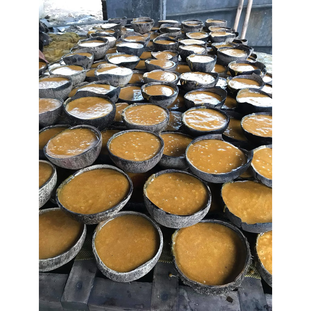 

GULA JAWA/GULA MERAH DARI NIRA Tebu asli 100% dari Nira Tebu kemasan 1kg Cetakan Batok Kelapa