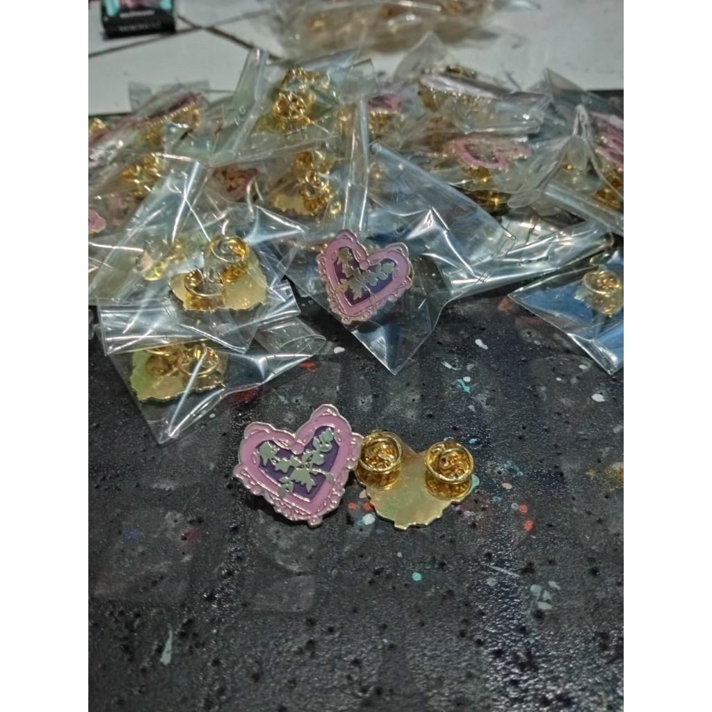 grosir pin enamel costume