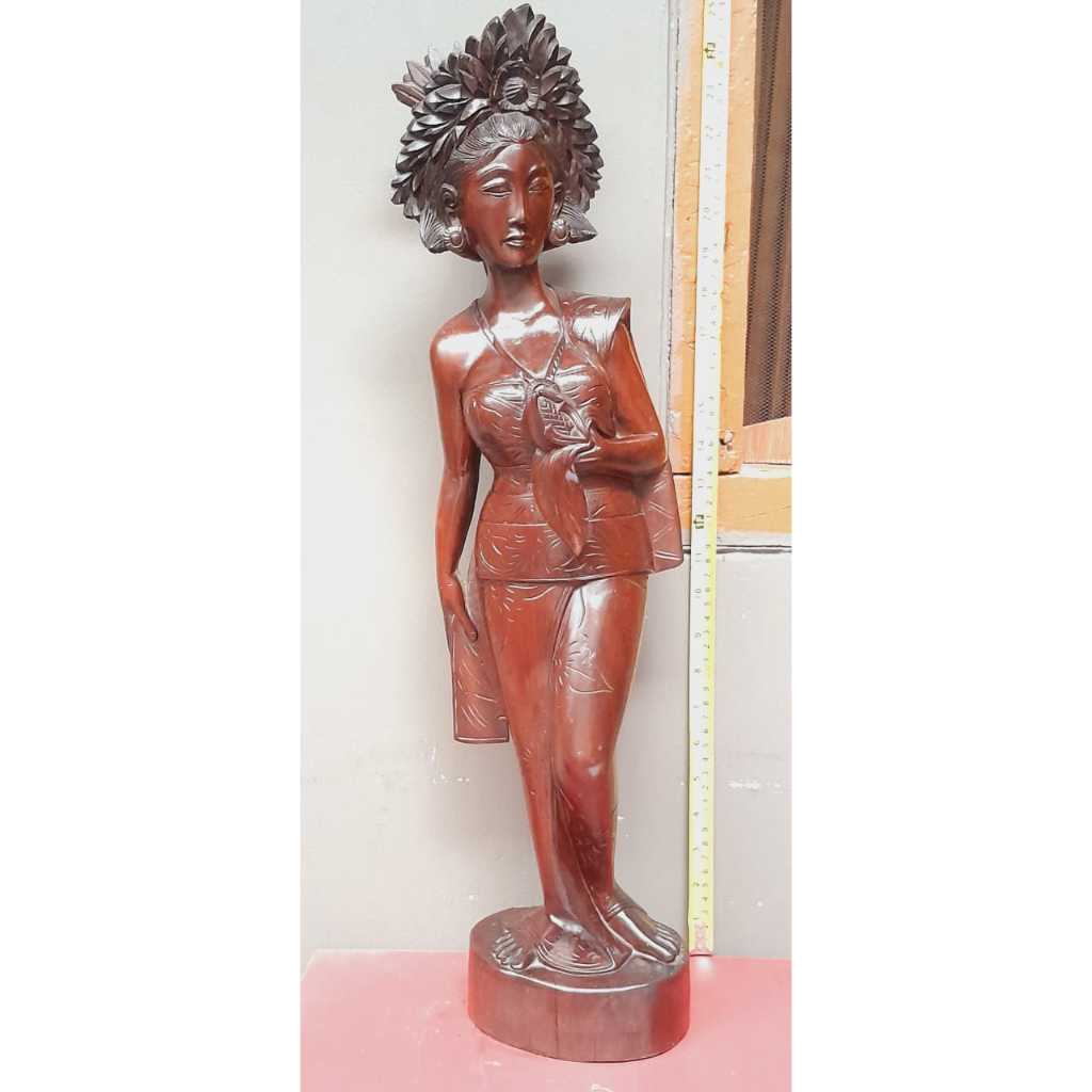 Patung Ukiran Kayu Bali – Perempuan Bali