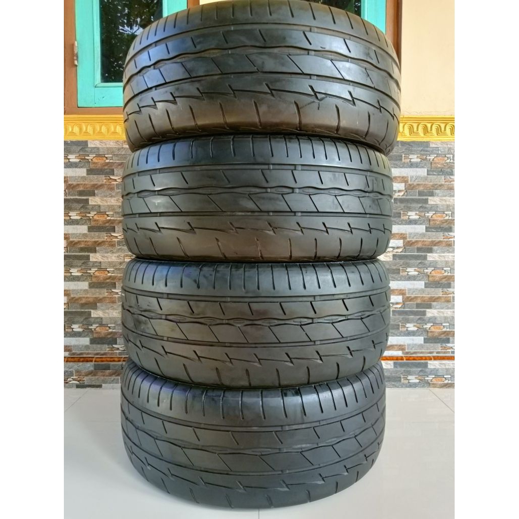 Bridgestone Potenza RE003 235/50R18