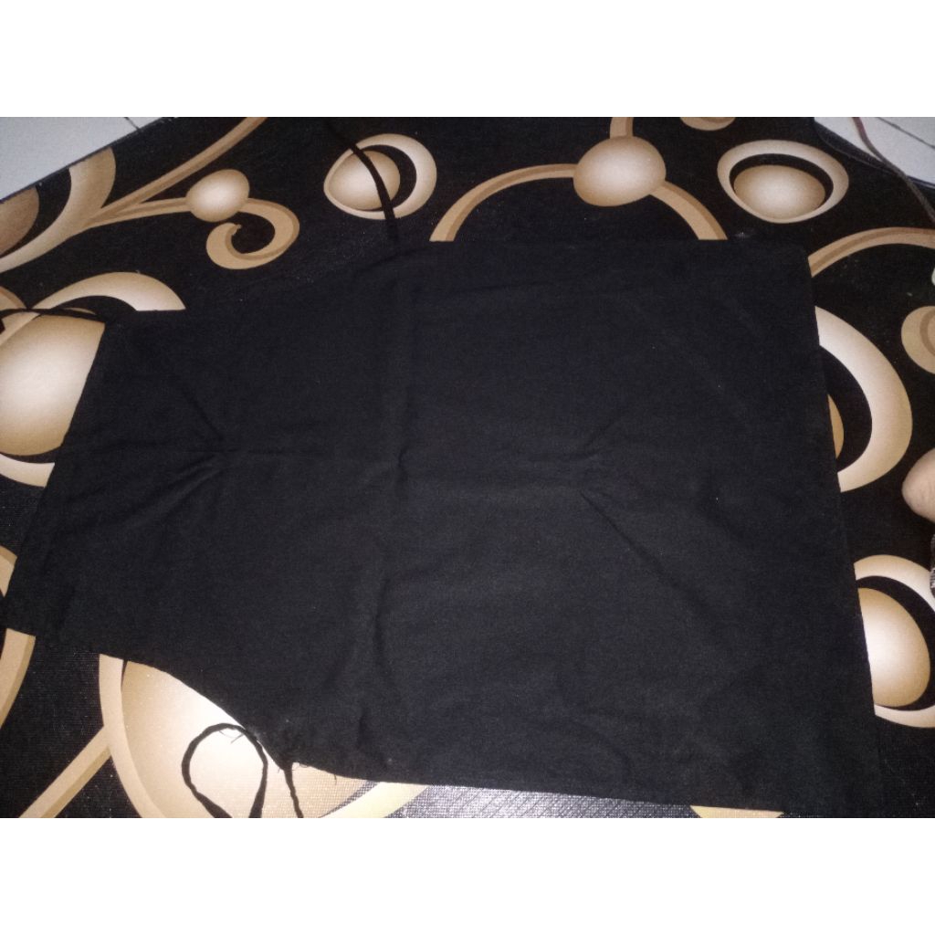 celemek hitam polos