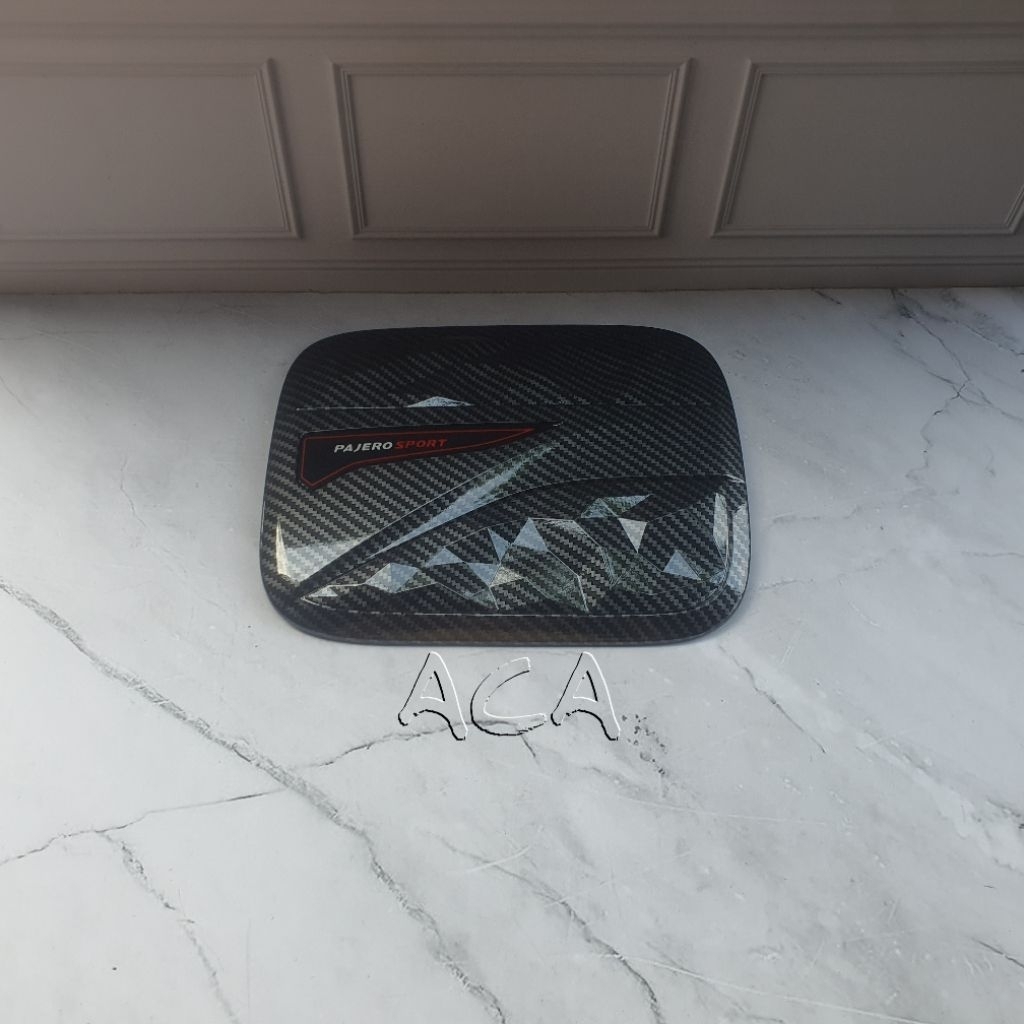 TANK COVER AKSESORIS TUTUP TANGKI ALL NEW PAJERO SPORT 2016-UP CARBON