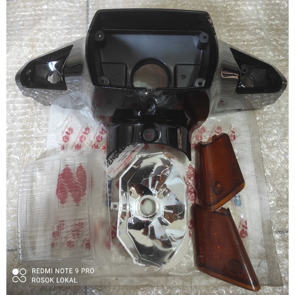 batok lampu  depan set reflektor mika lampu sein  suzuki crystal original