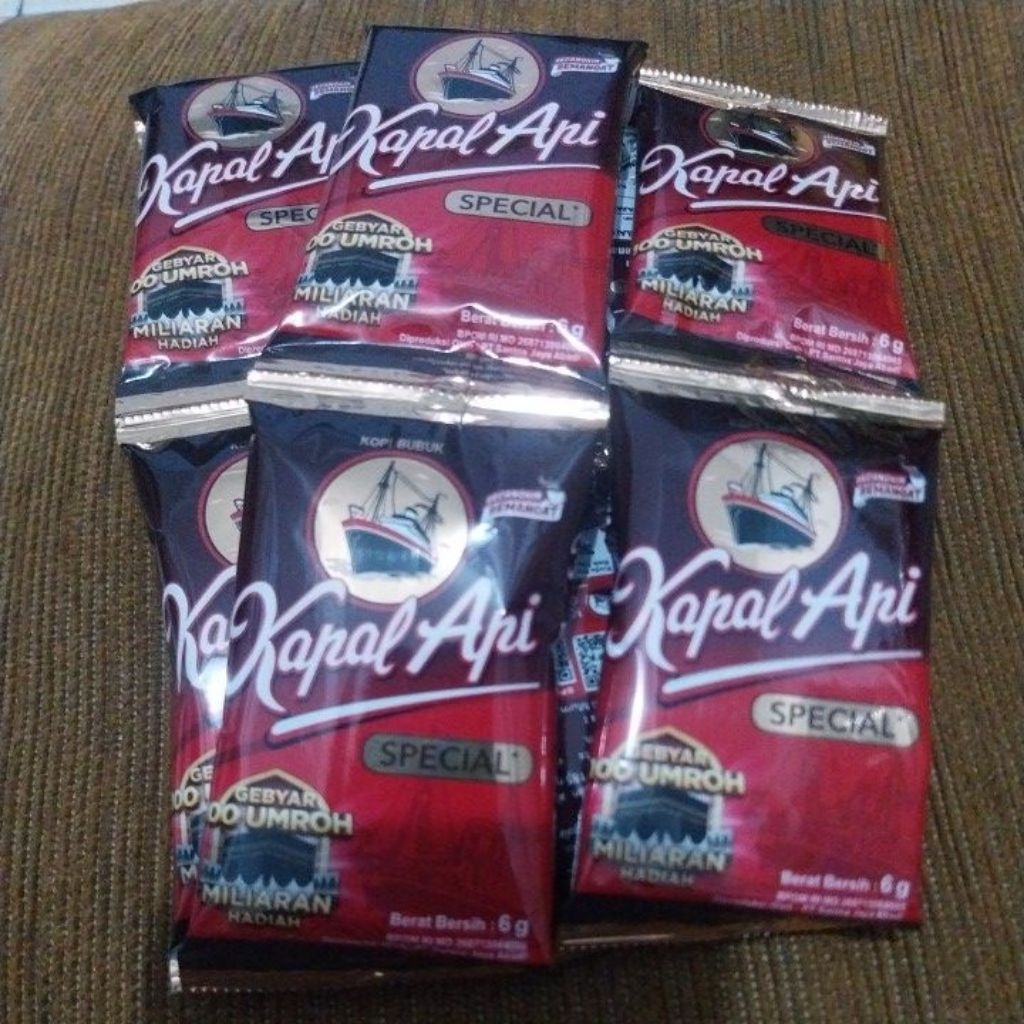 

kapal api spesial mini, kapal api mini, kapal api kecil, kapal api 6 g, kapal, api, gebyar umroh, miliaran hadiah, kopi bubuk, kopi hitam, kopi enak, kopi pahit, manis, pahit