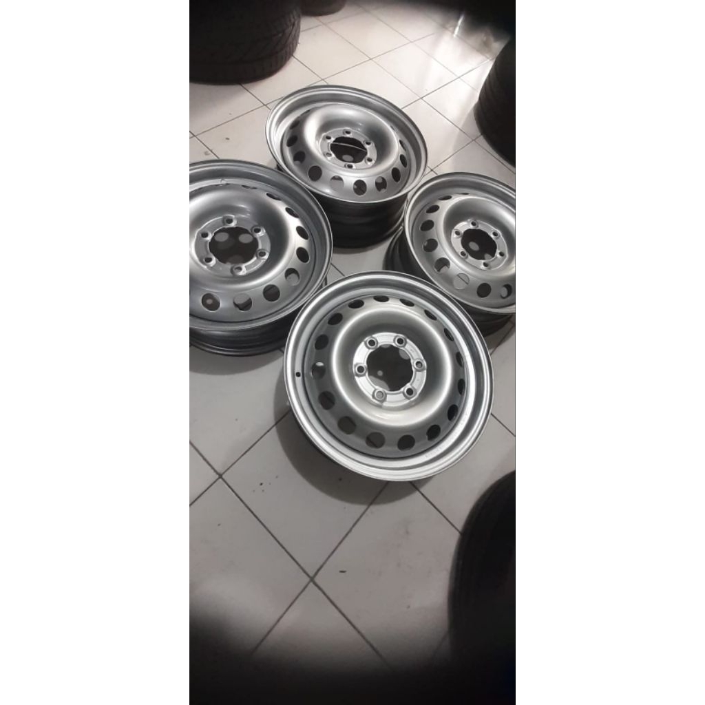 VELG R17 KALENG HILUX