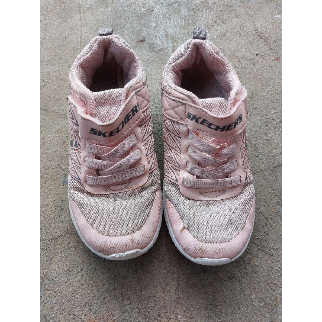 sepatu kets preloved uk. 31/sepatu anak skechers original preloved/skechers anak preloved/sepatu ana