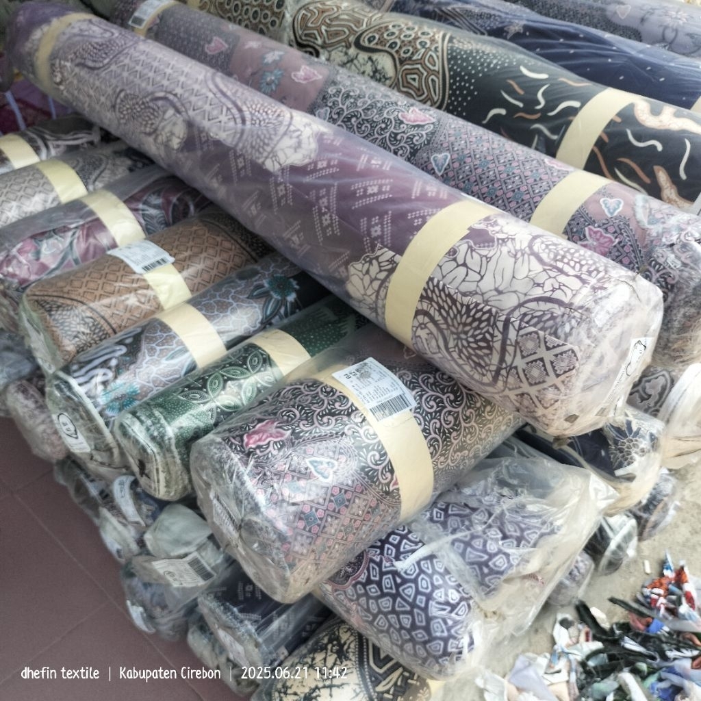kain satin motif/batik silk motif harga 3 meter