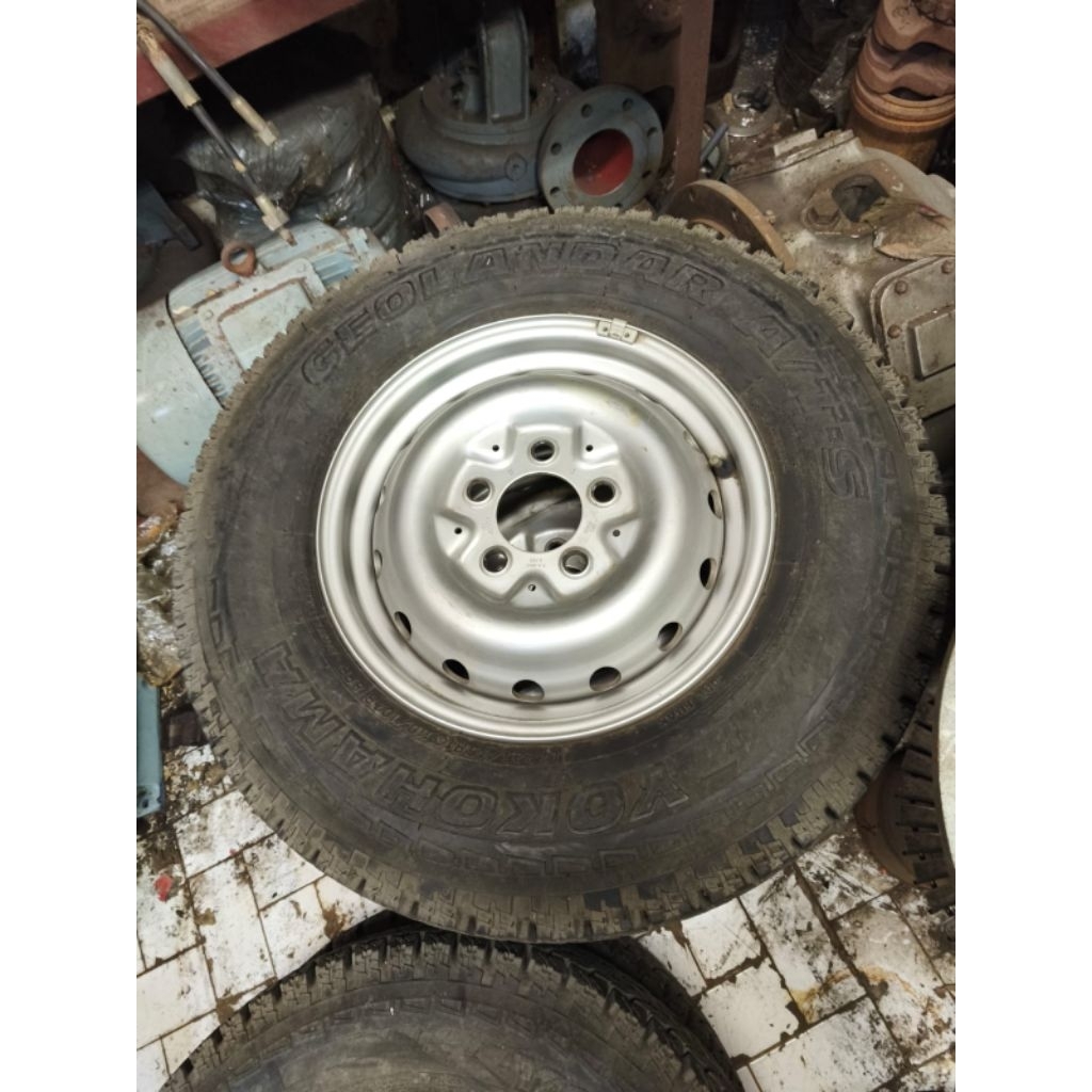 LANGKA 5bh Velg + Ban W460 W463 Ring 16 Lebar 6 ET63 4604000302 225/75/R16