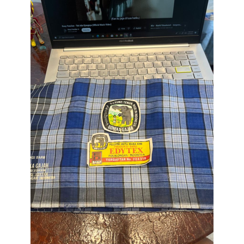 Sarung Tenun Cap Boneka Gajah buatan indonesia original