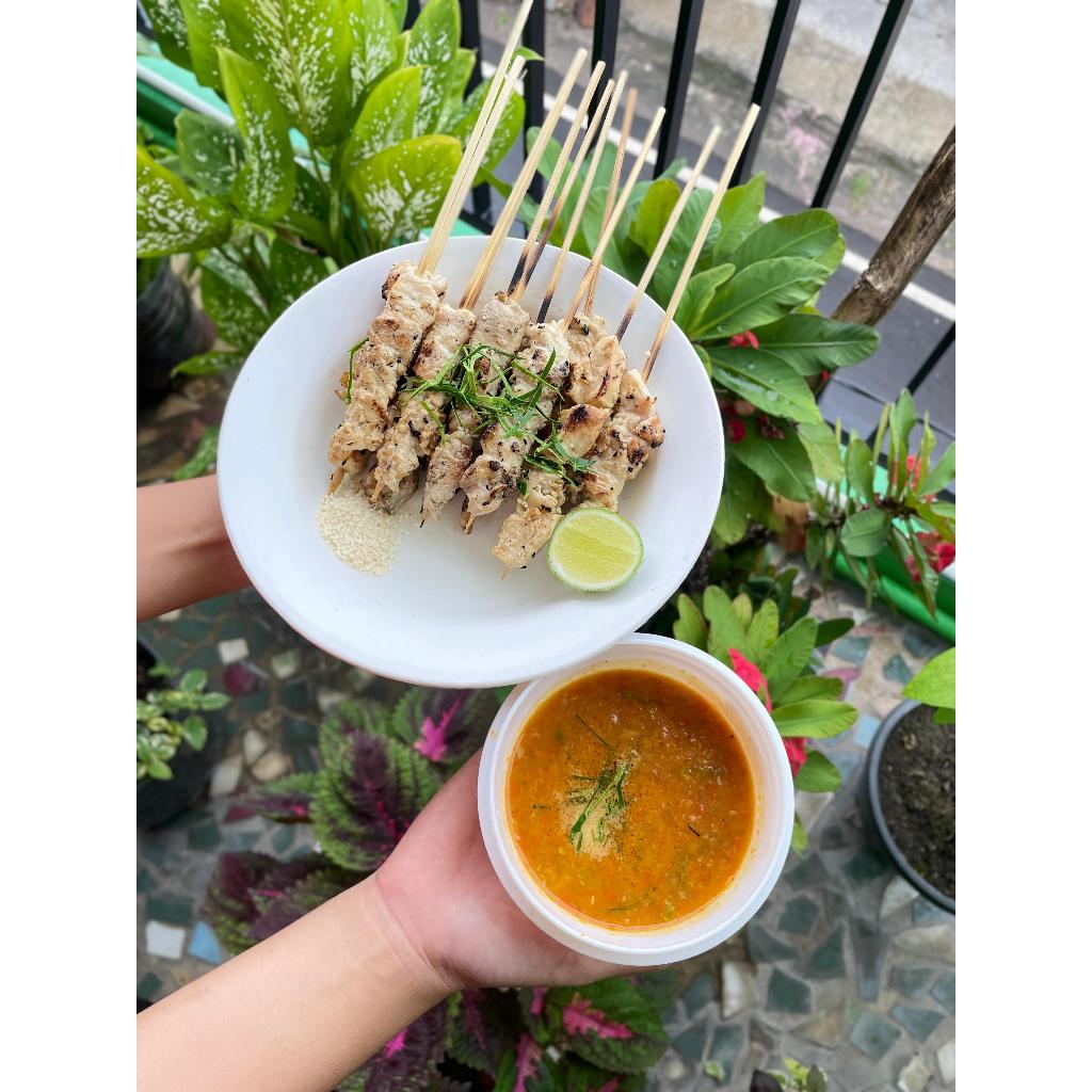 

Sate ayam Pedas dengan sambel cabe Merah