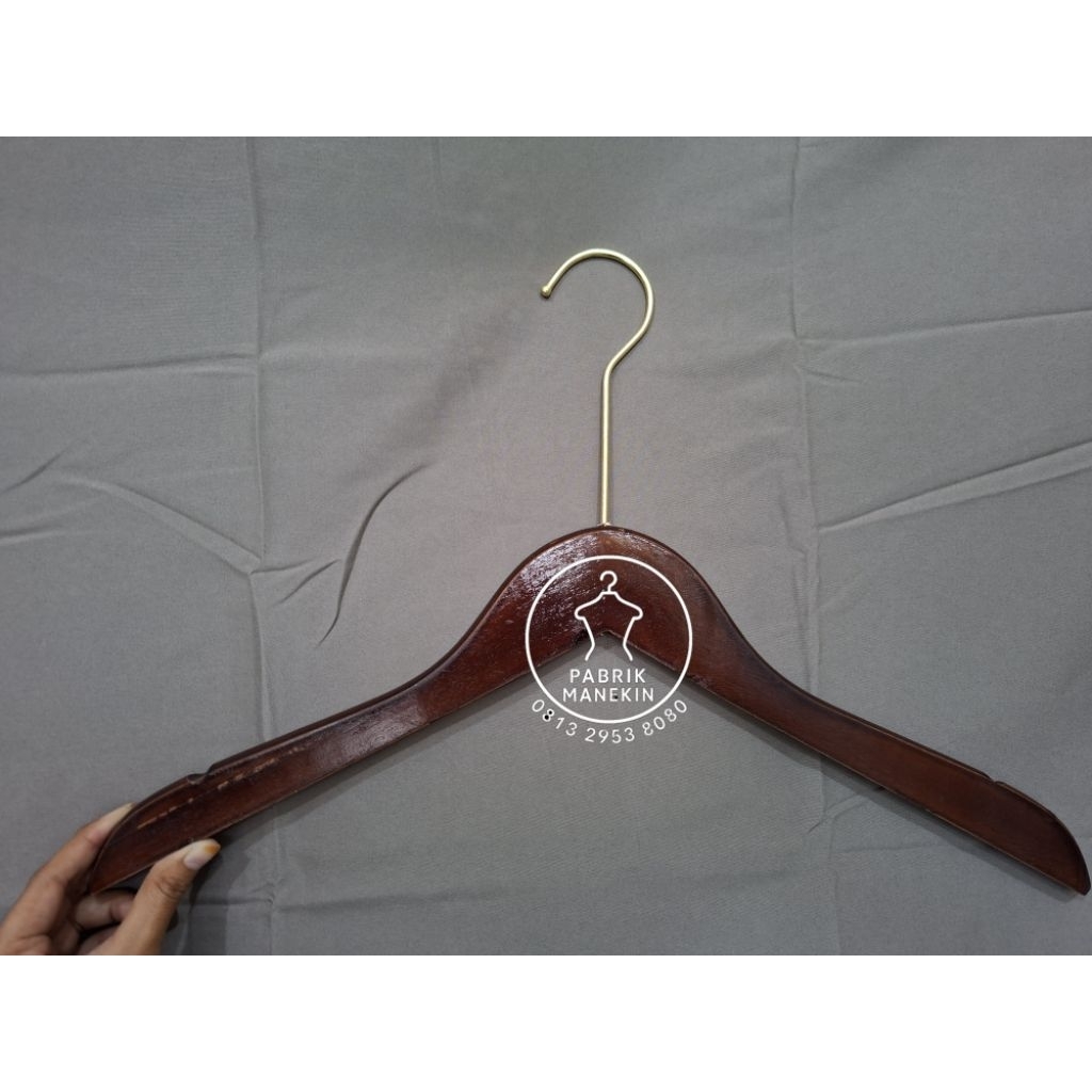 hanger dewasa/hanger baju dewasa/hanger baju coklat/gantungan baju/gantungan baju dewasa
