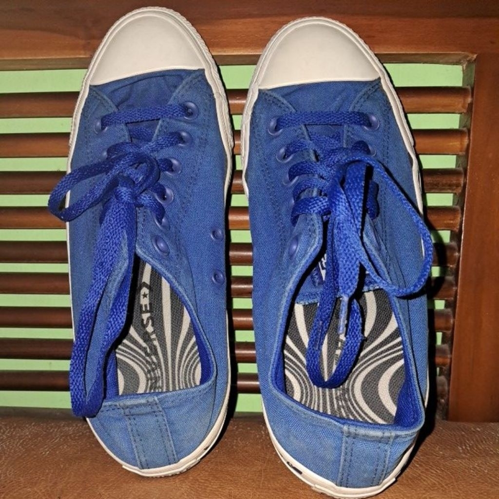 preloved sepatu converse original sport station CEK DESK