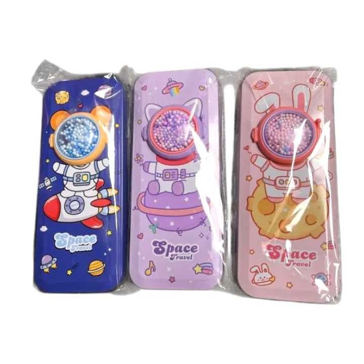 

Case Pensil Ansk / Kotak Pensil Gambar Astronot / Tempat Pensil Bahan Kaleng Kekinian / Box Pensil