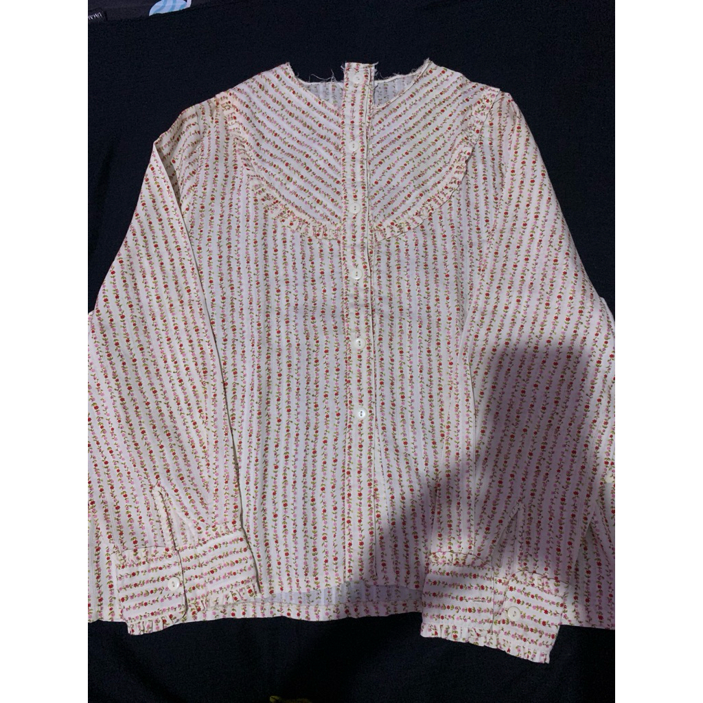 blouse motif bunga bunga