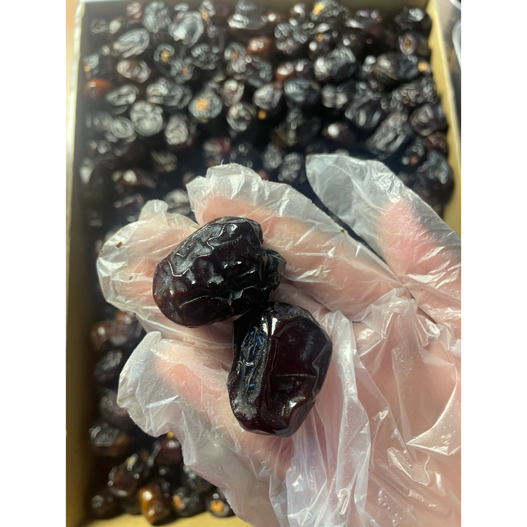 

Kurma Ajwa Madinah 1kg Kualitas Paling Bagus dan Fresh Empuk