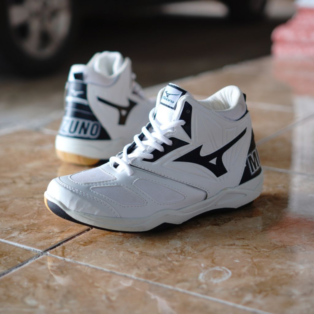 sepatu mizuno boot putih , sepatu voli